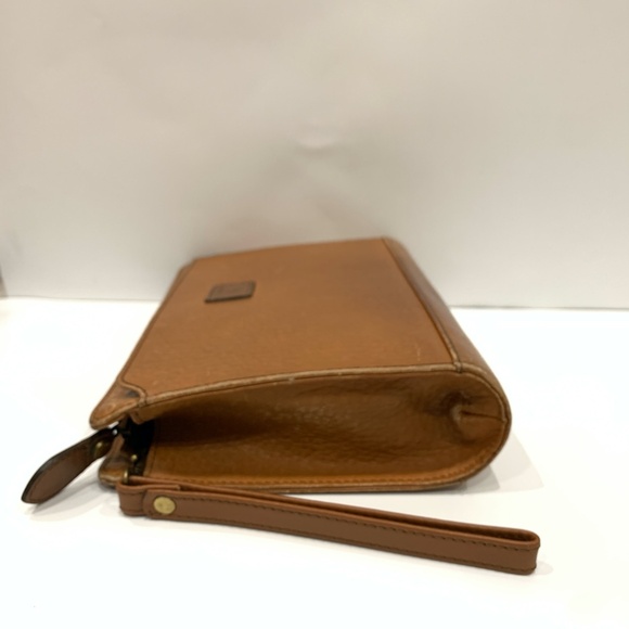 Burberrys Brwon Leather Zip Clutch sku#85582 (Gently used) - Picture 4 of 15